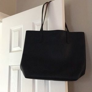 Beautiful tote 👜 🎀